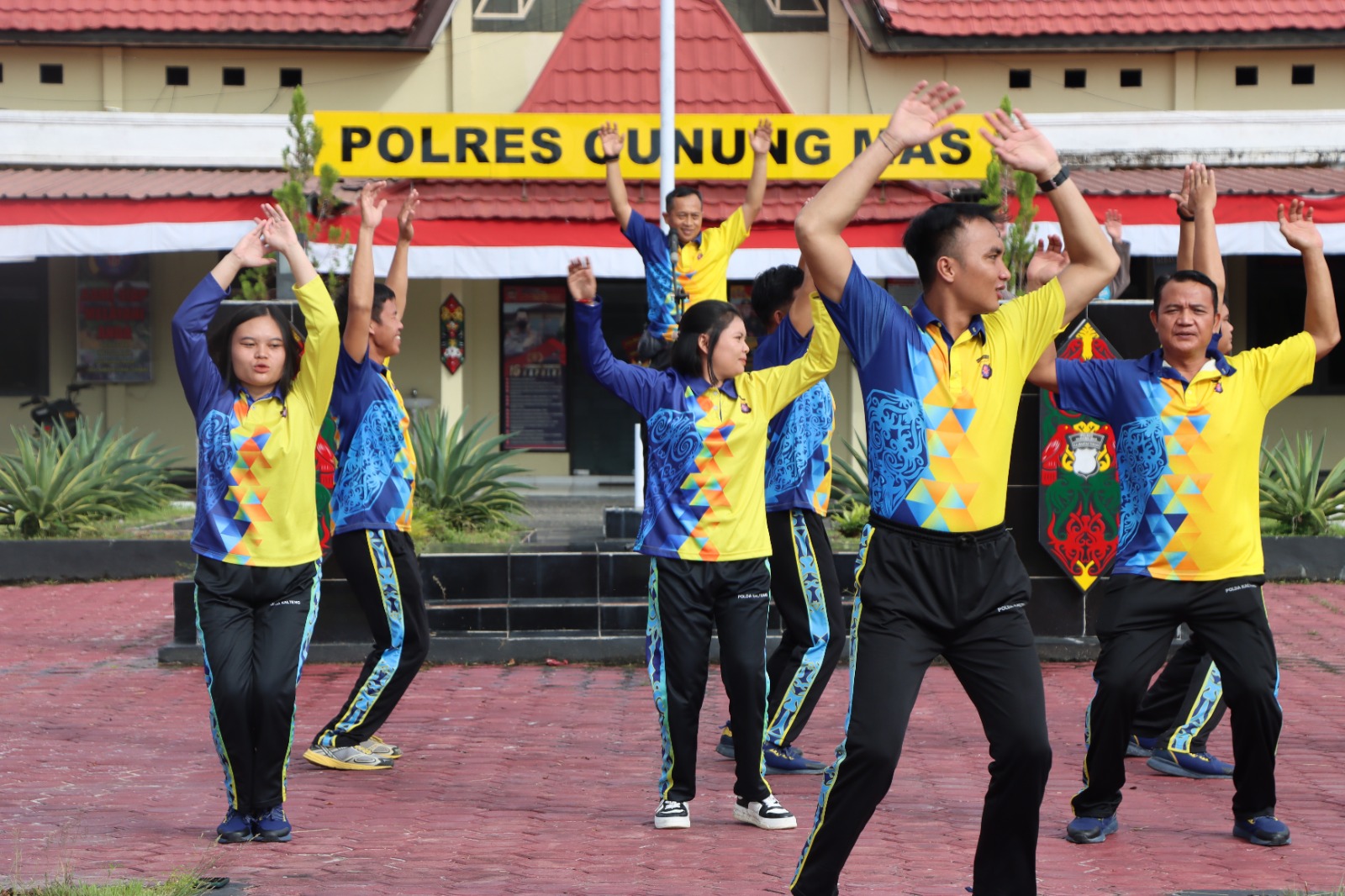 Wakapolres Gunung Mas Pimpin Olahraga Pagi Bersama Personel Polres