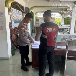 Patroli Presisi Satsamapta Polres Kapuas Melaksanakan kegiatan Patroli Ke Gudang Logistik,Rumjab Bupati, KPU dan BAWASLU Kab. Kuala Kapuas.