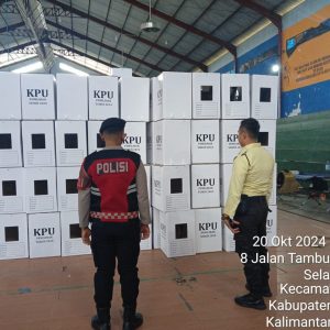 Patroli Presisi Satsamapta Polres Kapuas Melaksanakan kegiatan Patroli Ke Gudang Logistik,Rumjab Bupati, KPU dan BAWASLU Kab. Kuala Kapuas.