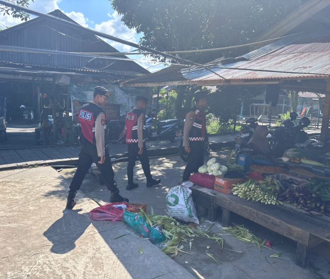 
					Patroli Humanis Polres Sukamara Sentuh Pasar Saik dan Warga Sekitarnya