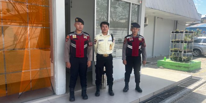 
					PATROLI PRESISI SATSAMAPTA POLRES KAPUAS MELAKSANAKAN GIAT PATROLI KE BEBERAPA TEMPAT DI KAB.KAPUAS