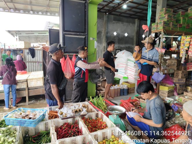 
					Giat Piket polsek kapuas Tengah Patroli ke pasar harian Pujon desa Pujon.