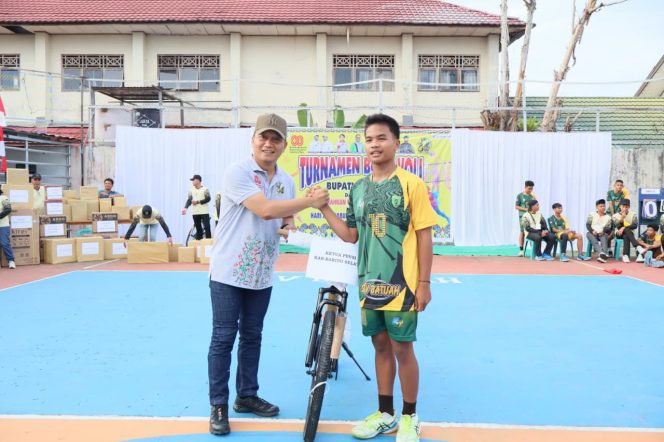 
					Kapolres Barsel Selaku Ketua PBVSI Hadiri Pembukaan Turnamen Bola Voli Bupati Cup 2025