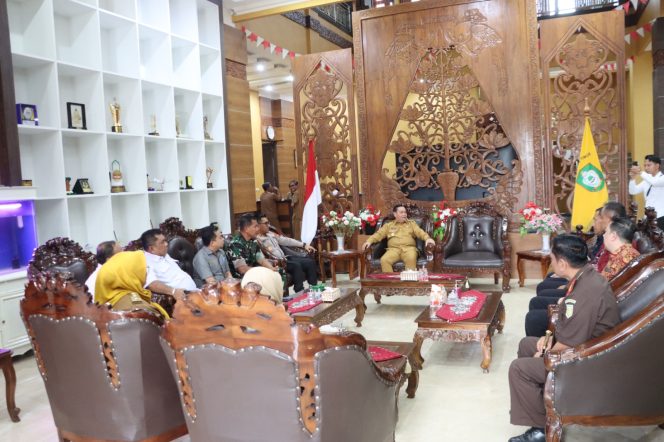 
					Kapolres Kotim Hadiri Coffee Morning Bersama Forkopimda, paparkan kondisi Kamtibmas dan program ketahanan pangan