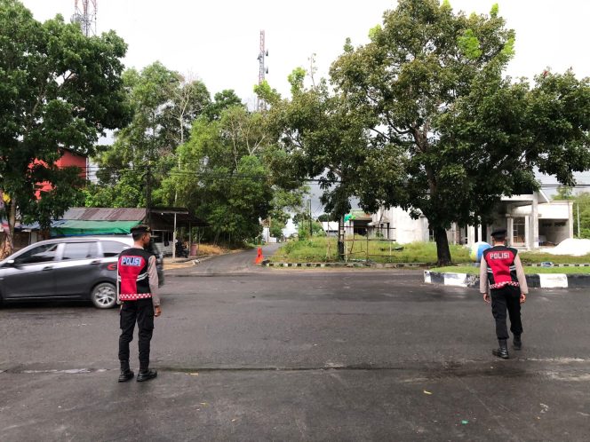 
					Sat Samapta Polres Sukamara Hadir di Pagi Hari Atur Arus Kendaraan dan Jaga Keselamatan
