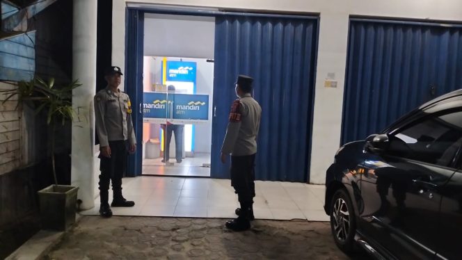 
					Polsek Sukamara Tingkatkan Patroli Demi Keamanan Perbankan
