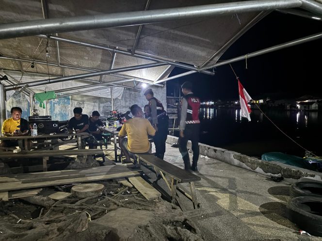 
					Patroli Malam Polres Sukamara: Jaga Kamtibmas di Area Vital dan Pelabuhan Speed Boat