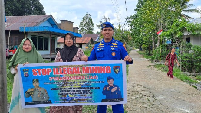 
					Satpolairud Polres Kapuas Laksanakan Patroli Perairan, Beri Imbauan Stop Penambangan Liar Di DAS Kapuas