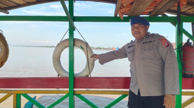 
					Satpolairud Polres Kapuas Cek Kelengkapan Alat Keselamatan kapal yang melintas DAS Kapuas