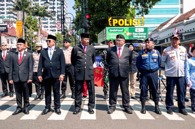 
					Dari Simpang Lima hingga Dago Cikapayang, Bandung Menyatu dalam 3 Menit untuk Indonesia
