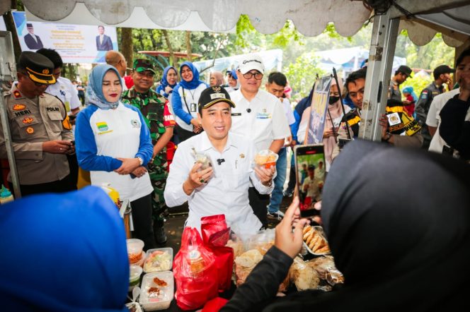 
					Bazar Murah di Regol: Warga Dapat Harga Murah, UMKM Terbantu