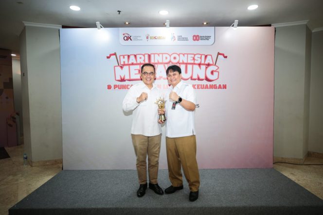 
					Pemkot Bandung Raih Financial Literacy Award 2025 dari OJK