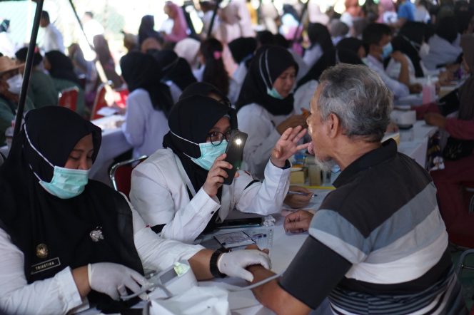 
					Karutan Cipinang dan Tim Medis Ikuti Kegiatan Pengobatan Gratis dan Pemberian Bansos Untuk 5000 Warga Cipinang Besar Utara