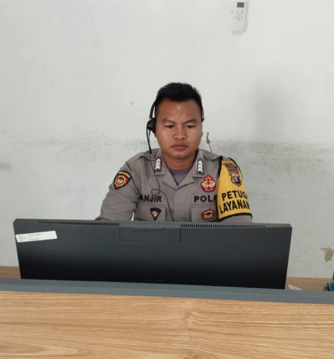 
					Personel Polres Sukamara Siap Layani Laporan Masyarakat 24 Jam Melalui Layanan 110