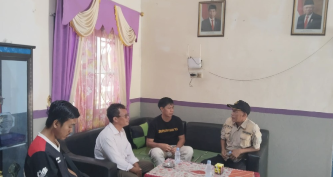 
					“Kasat Narkoba Polres Sukamara Sosialisasikan Bahaya Narkoba ke Perangkat Desa Sedawak”