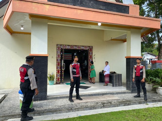 
					“Tingkatkan Keamanan Ibadah, Personel Sabhara Polres Sukamara Lakukan Patroli di Tempat Ibadah”