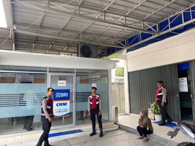 
					Patroli Hari Libur, Sabhara Polres Sukamara Perkuat Pengamanan di Kantor BRI