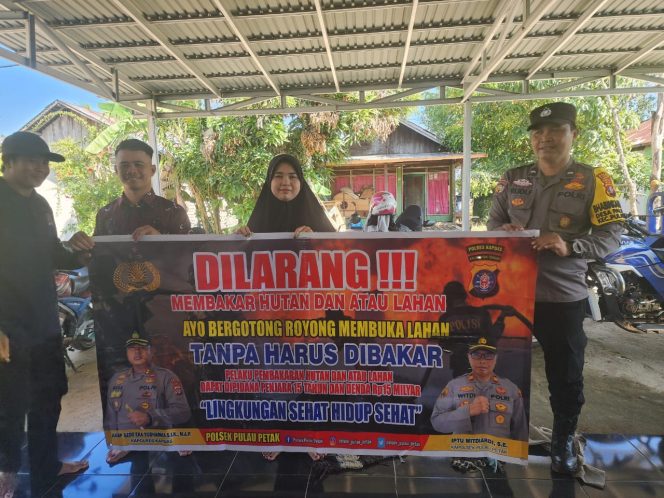 
					DALAM UPAYA PENCEGAHAN KEBARAN HUTAN DAN LAHAN, PERSONEL POLSEK PULAU PETAK SOSIALISASIKAN SANKSI PIDANA PELAKU KARHUTLA KE MASYARAKAT DESA SEI TATAS HILIR