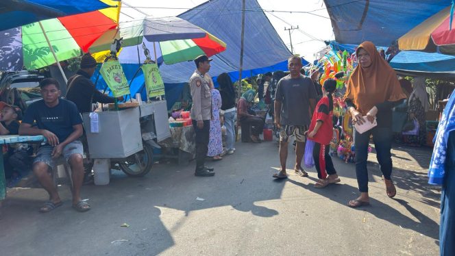 
					Patroli Pasar Jum’at Personil Polsek Kapuas Barat Jaga keamanan Dan Ketertiban Sekitarnya
