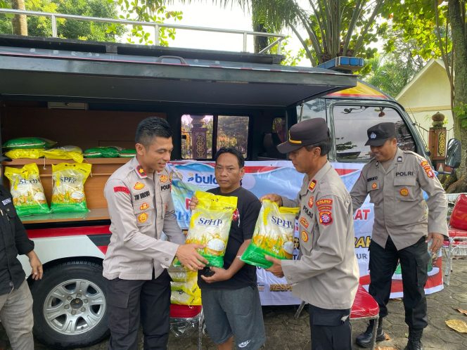 
					‎Polres Kotim Gelar Gerakan Pangan Murah di taman kota