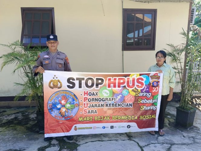 
					Jangan Sampai Mudah Terhasut Hoaks, personil Polsek Kapuas Barat Sosialisasi Hapus