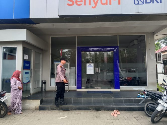 
					Polsek Kapuas Barat Lakukan Patroli Deangan Sasaran Obyek Vital
