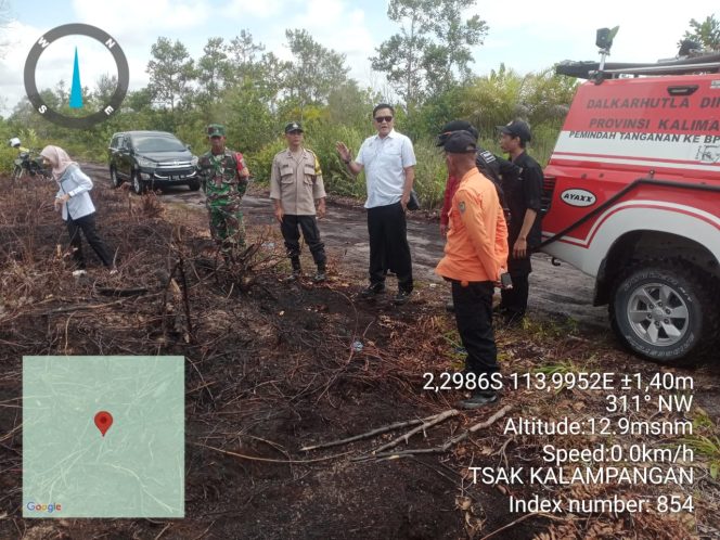 
					Sinergi Cegah Karhutla, Bhabinkamtibmas Polsek Sabangau bersama TSAK Lakukan Patroli Lahan di Kalampangan
