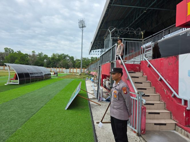 
					Polresta Palangka Raya Amankan Pertandingan Piala Soeratin U-15 Kalteng