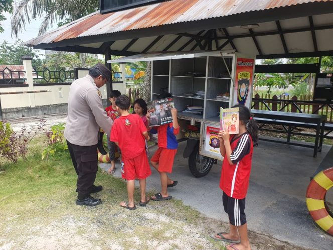 
					Bhabinkamtibmas Polsek Rakumpit Gelar Program Bajaka Presisi untuk Dorong Minat Baca Warga