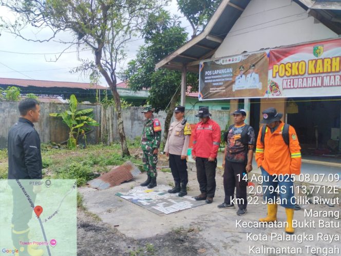 
					Patroli di Kelurahan Marang, Bhabinkamtibmas Polsek Bukit Batu bersama TSAK Cegah Terjadinya Karhutla