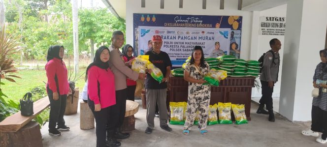 
					Gerakan Pasar Murah Polri, Polsek Sebangau Sediakan Puluhan Sak Beras Murah bagi Masyarakat