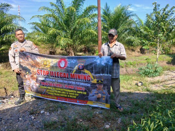 
					PERSONEL POLSEK PULAU PETAK LAKSANAKAN SOSIALISASI ILEGAL MINING KE MASYARAKAT GUNA PENCEGAHAN TAMBANG LIAR DI WILAYAH KECAMATAN PULAU PETAK