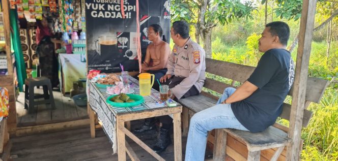 
					PERSONIL POLSEK PULAU PETAK LAKSANAKAN PATROLI DIALOGIS KE DESA-DESA WILAYAH KECAMATAN PULAU PETAK