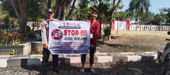 
					Polsek Kota Besi laksanakan kegiatan sosialisasi larangan perjudian di Wilkum Polsek Kota Besi