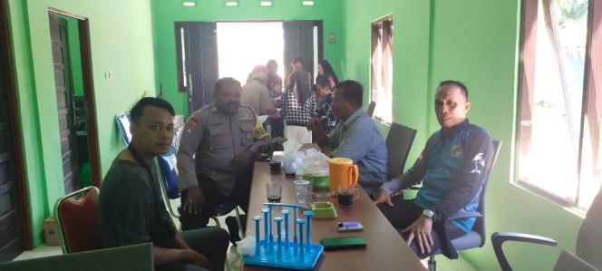 
					Polsek Ketapang Sosialisasi Saber Pungli Di Desa Bengkuang Makmur .
