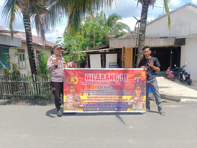 
					Pencegahan Karhutla, Personil Polsek Kapuas Barat Sosialisasi Di Desa Saka Mangkahai Guna Cegah Kebakaran Hutan dan Lahan