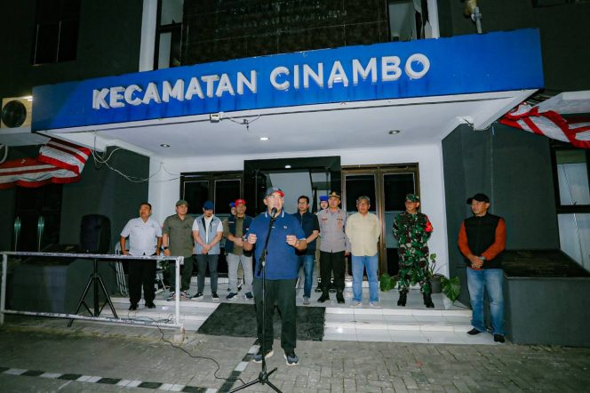 
					Ber-Siskamling di Cinambo dan Rancasari, Farhan Ajak Warga Perkuat Kepedulian Sosial