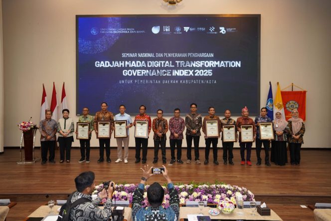 
					Pemkot Bandung Raih Predikat Terbaik di Gadjah Mada Digital Transformation Governance Index Awards 2025 