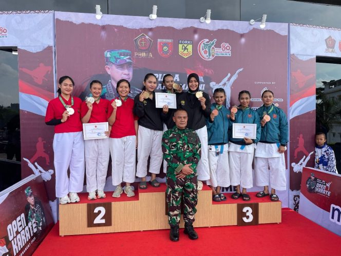 
					Karateka Kodam III/Slw Torehkan Prestasi di Kejuaraan Karate Piala Panglima TNI 2025