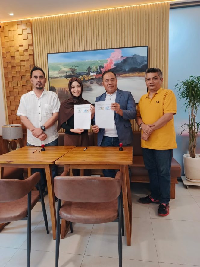 
					LSM Seroja Indonesia dan Indonesia Halal Center Tanda tangani MOU untuk sukseskan program Sertifikat Halal di Kabupaten Tangerang