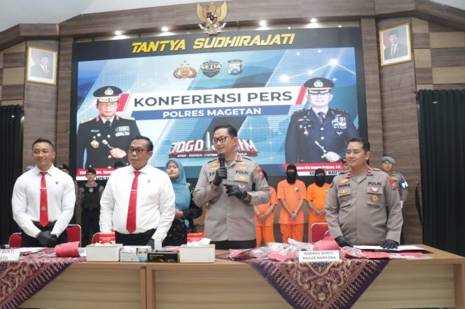 
					Satreskrim Polres Magetan Ringkus Komplotan Perampok Minimarket 24 Jam Maospati, Dua Pelaku Masih Buron