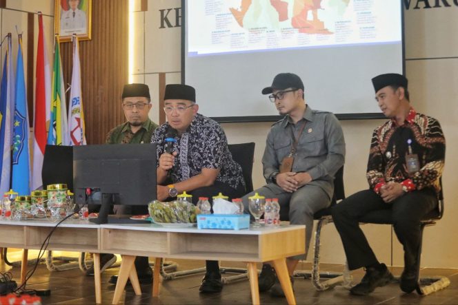 
					Siskamling Siaga Bencana di Kebonwaru: Fokus Tangani Sampah, Sanitasi, dan Rumah di Bantaran Sungai