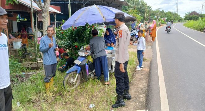 
					PERSONIL POLSEK PULAU PETAK LAKSANAKAN PATROLI DIALOGIS KE DESA-DESA WILAYAH KECAMATAN PULAU PETAK