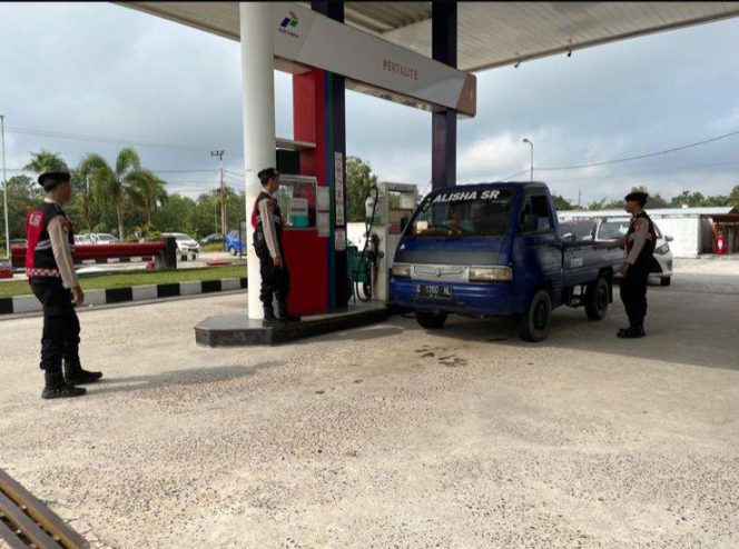 
					Patroli Sat Samapta Jaga Kamtibmas di SPBU Jalan Tjilik Riwut