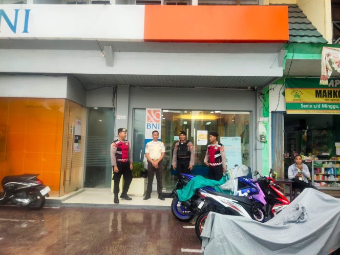 
					Sat Samapta Polres Sukamara Patroli Harkamtibmas di Bank BNI