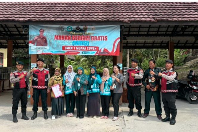 
					Polres Barito Utara Kawal Distribusi MBG ke Sekolah-Sekolah, Wujud Kepedulian terhadap Generasi Muda