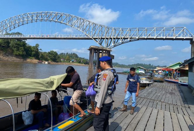 
					Polres Barito Utara Aktif Jaga Kamtibmas Perairan DAS Barito, Satpolairud Laksanakan Patroli dan Sosialisasi kepada Masyarakat