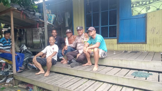 
					Polres Barito Utara Dekat dengan Warga, Binmas Polsek Montallat Aktif Laksanakan Sambang Dialogis