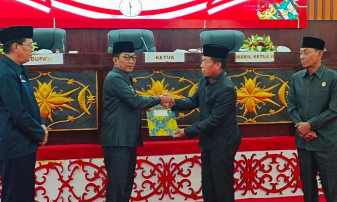 
					DPRD Murung Raya Resmi Sahkan Raperda Pertanggungjawaban APBD 2024