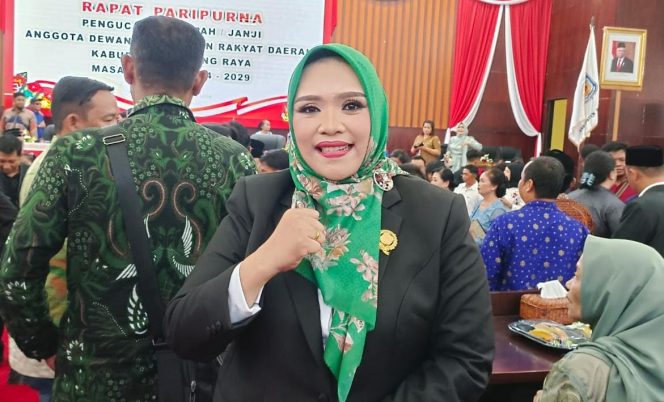 
					Wakil Ketua I DPRD Murung Raya, Dina Maulidah